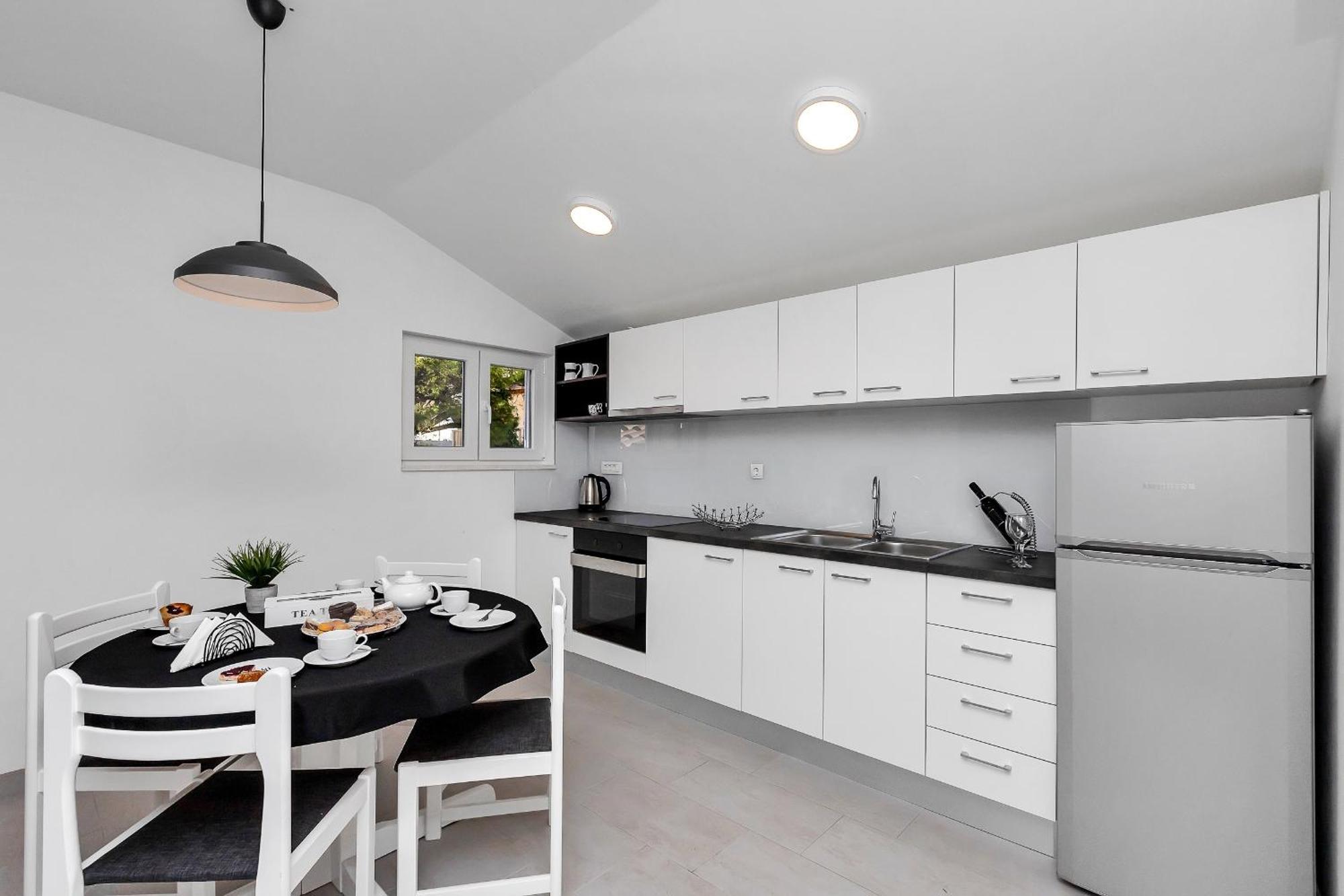 Apartments And Rooms By The Sea Baska Voda, Makarska - 2578 Exterior photo