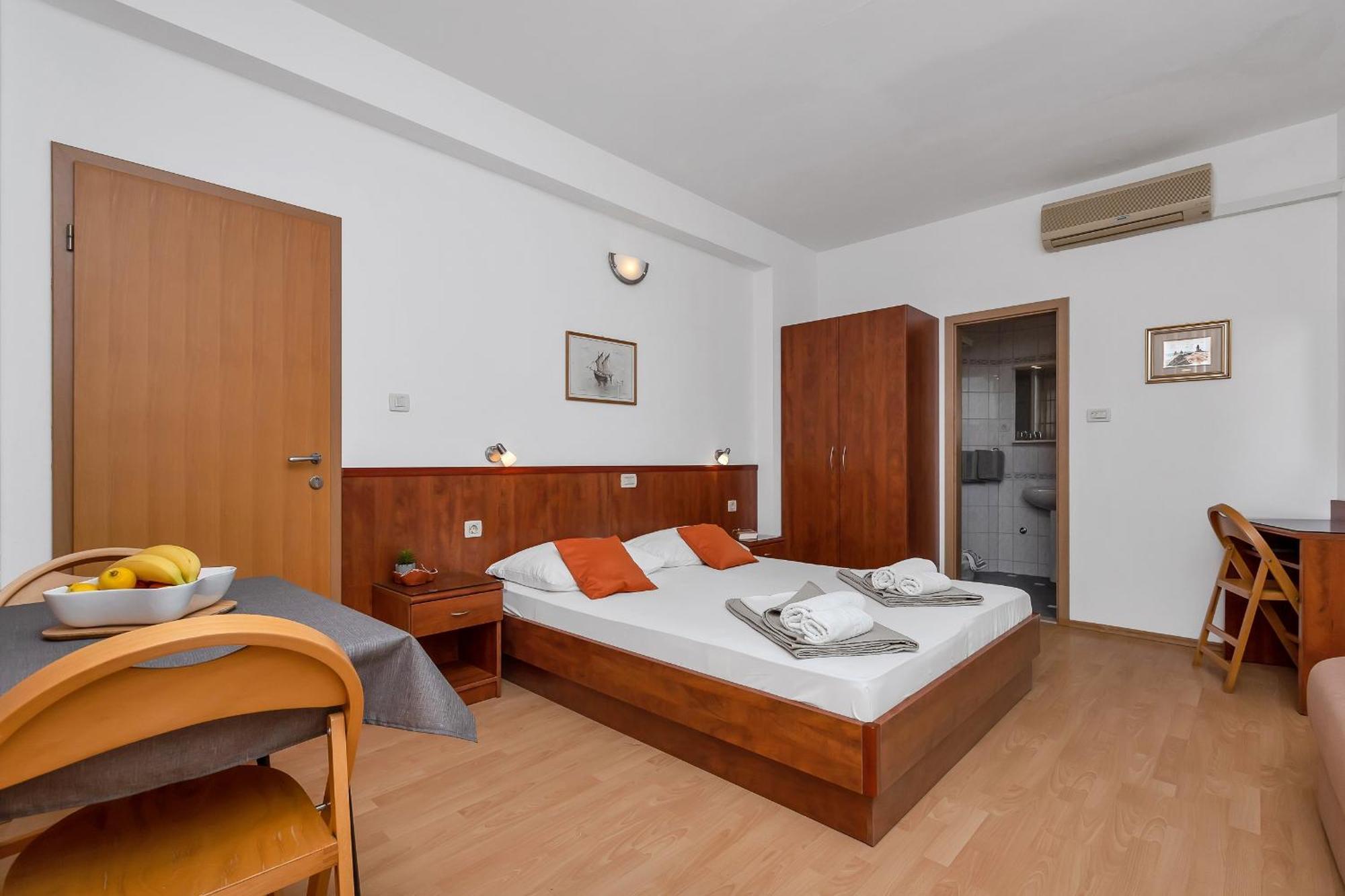 Apartments And Rooms By The Sea Baska Voda, Makarska - 2578 Room photo
