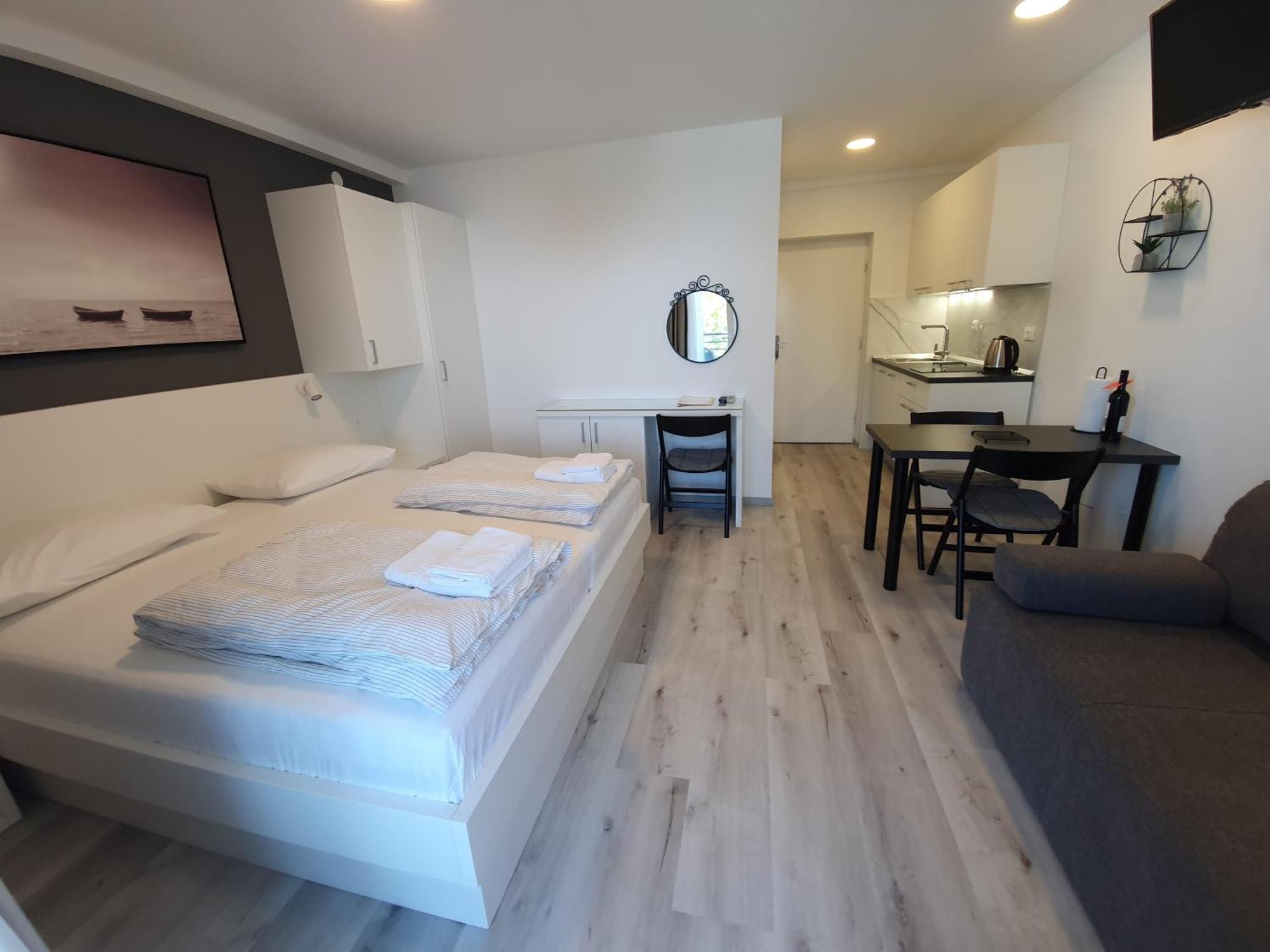 Apartments And Rooms By The Sea Baska Voda, Makarska - 2578 Room photo